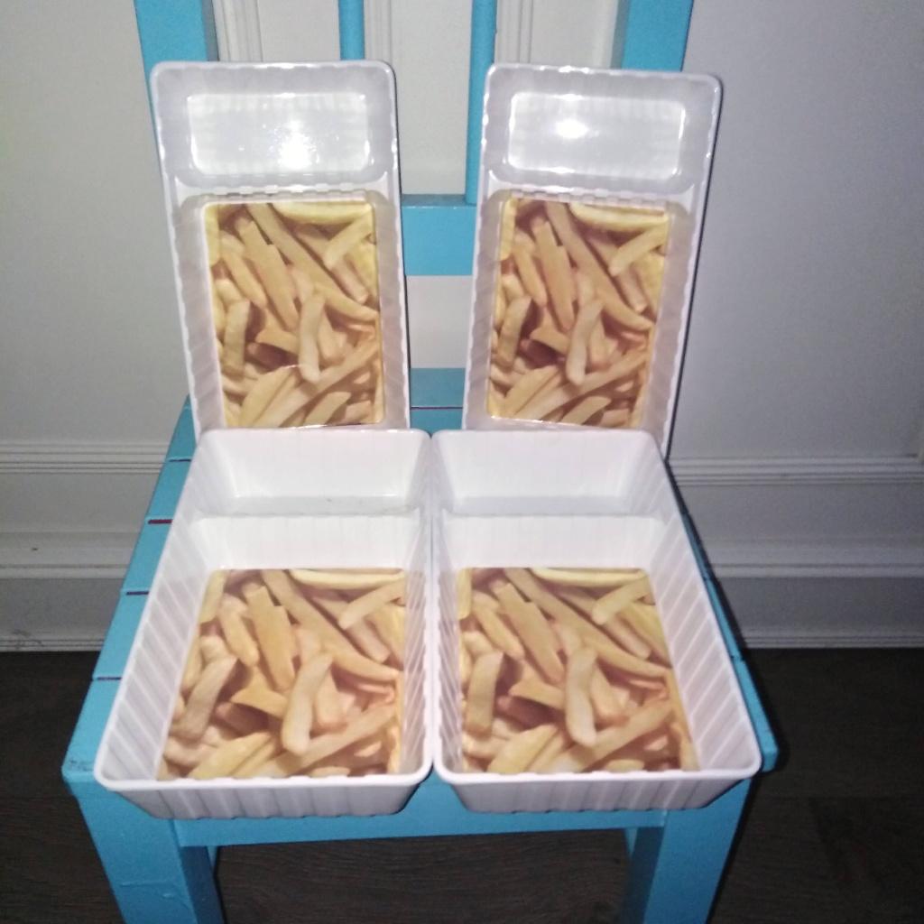 4 Patatbakjes met sausgedeelte met frietafbeelding kunststof, Huis en Inrichting, Ophalen, Overige materialen, Gebruikt, Overige typen