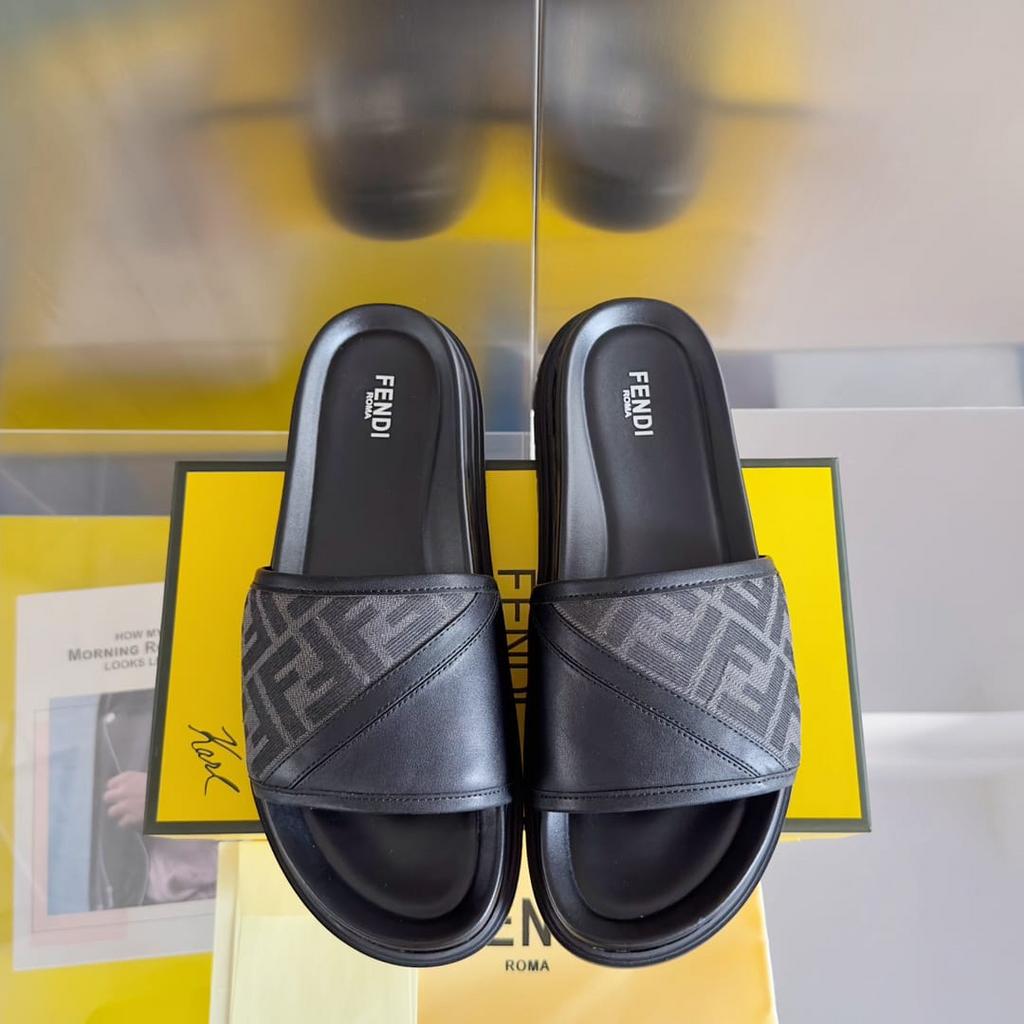 Fendi slippers, Zwart, Nieuw, Ophalen, Slippers