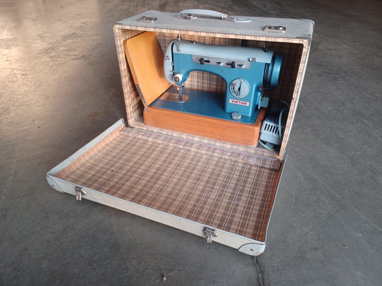 Oude naaimachine, Ophalen