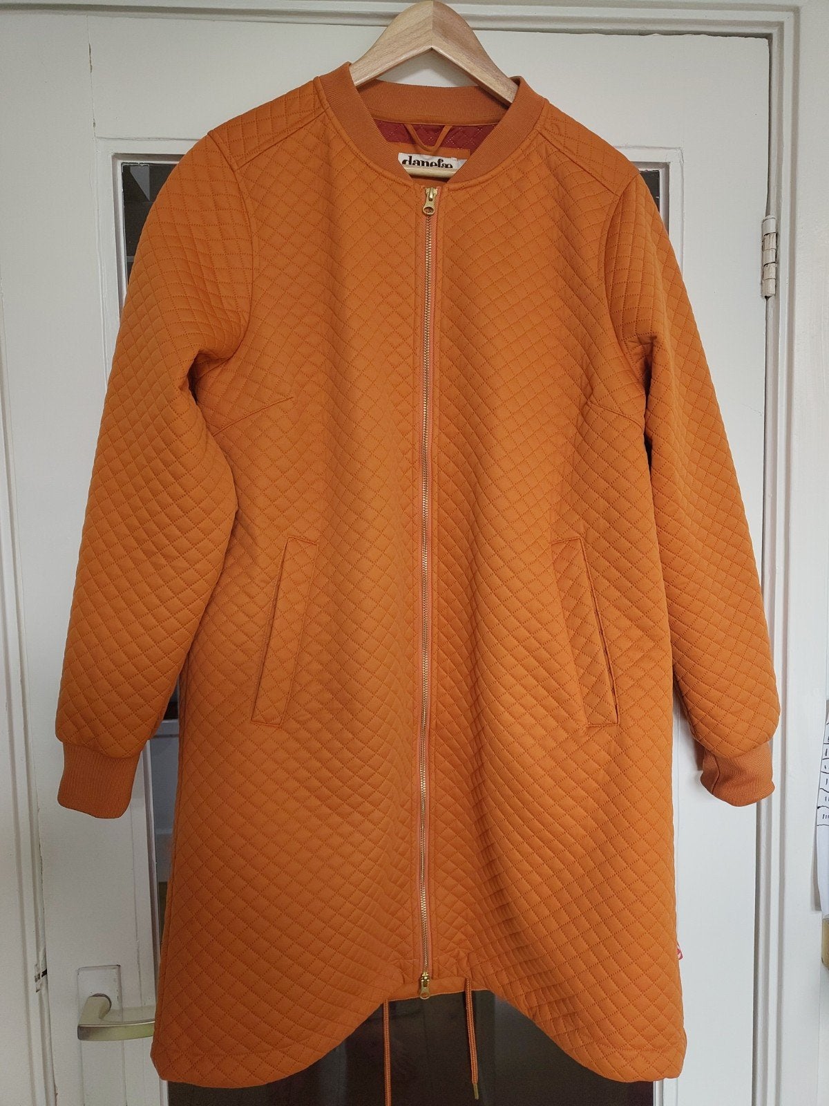 Danefae tussenjas maat L, Maat 42/44 (L), Oranje, Ophalen of Verzenden, Zo goed als nieuw