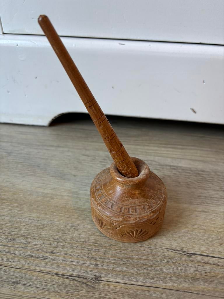 Handgemaakte houten penhouder met pen, Antiek en Kunst, Overige onderwerpen, Houtsnijwerk, Minder dan 20 cm, Ophalen of Verzenden