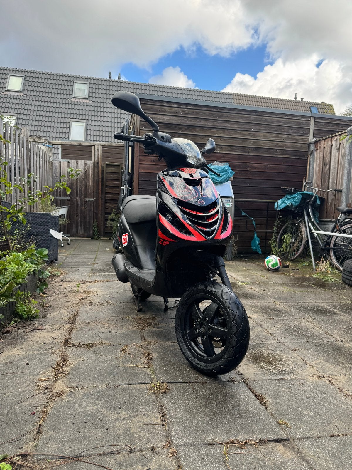 Piaggio Zip Scooter - Zwart/Rood, Fietsen en Brommers, Ophalen, Gebruikt, Maximaal 45 km/u, Zip