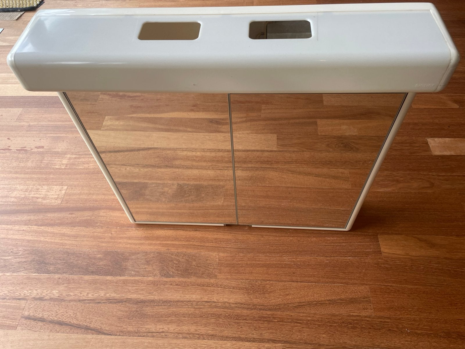 Vintage Spiegelkast met Verlichting voor Badkamer, Huis en Inrichting, Badkamer | Badkamermeubels, Ophalen, 50 tot 100 cm, Minder dan 25 cm