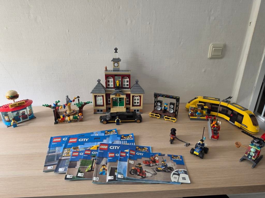 Grote LEGO City Marktplein 60271, Lego, Ophalen of Verzenden, Inclusief minifiguren, Complete set