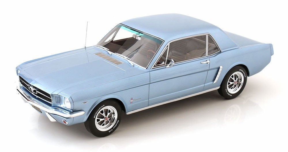 Ford Mustang V8 Hardtop Silver Blue Pony 1965 1:18 (nieuw), Verzenden, Nieuw, Auto