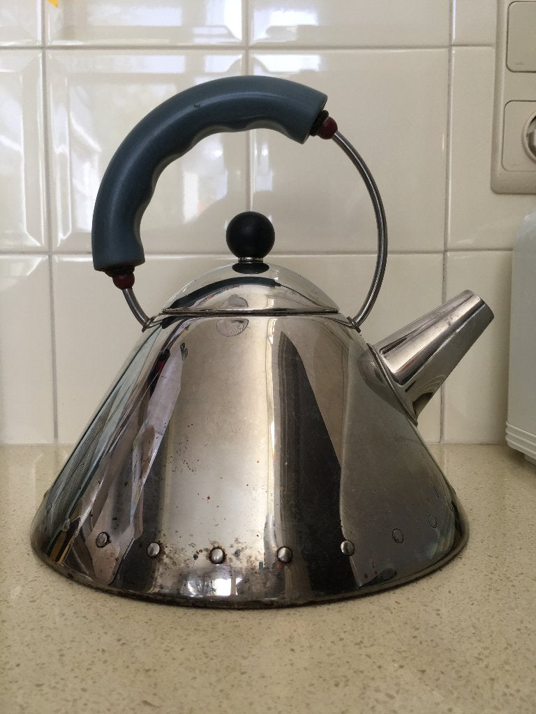 Alessi fluitketel Michael Graves blauw, Huis en Inrichting, Gebruikt, Zilver, Ophalen of Verzenden, Alessi