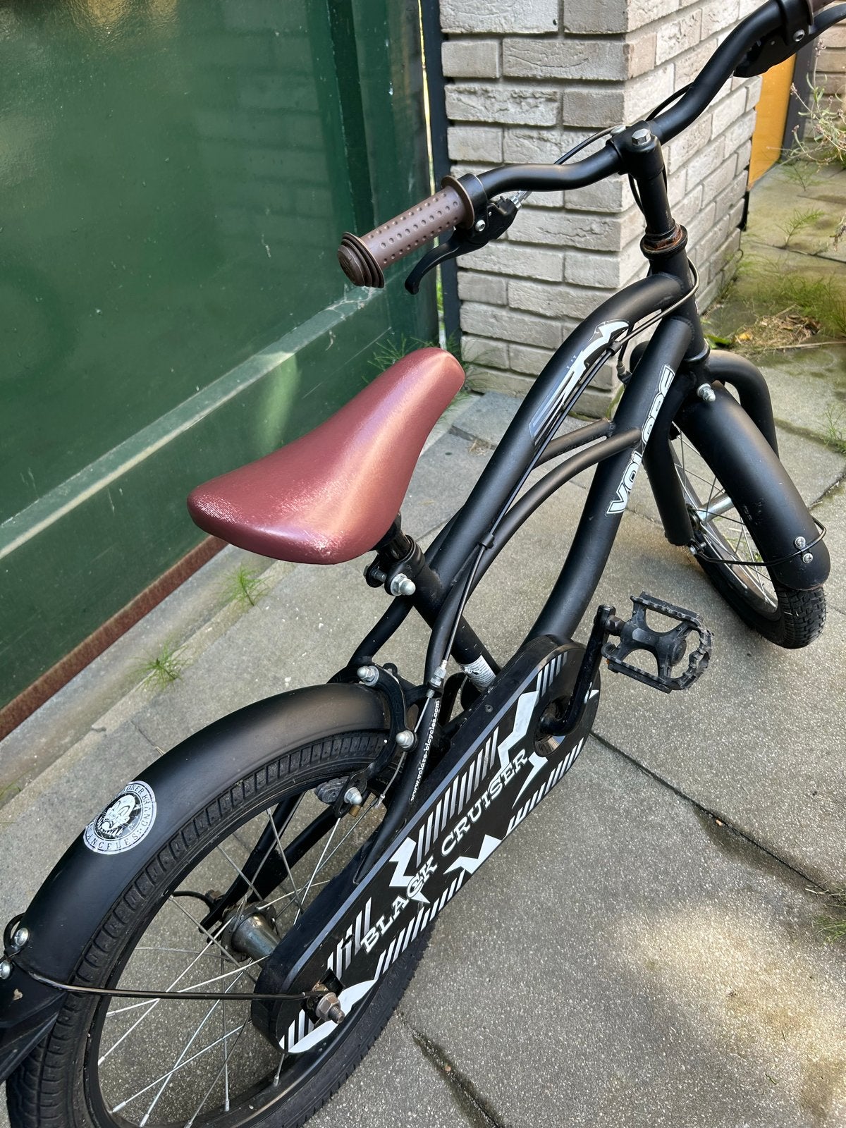 Volare Black Cruiser 16 inch kinderfiets met zijwieltjes, Fietsen en Brommers, Fietsen | Kinderfietsjes, Terugtraprem, Zijwieltjes