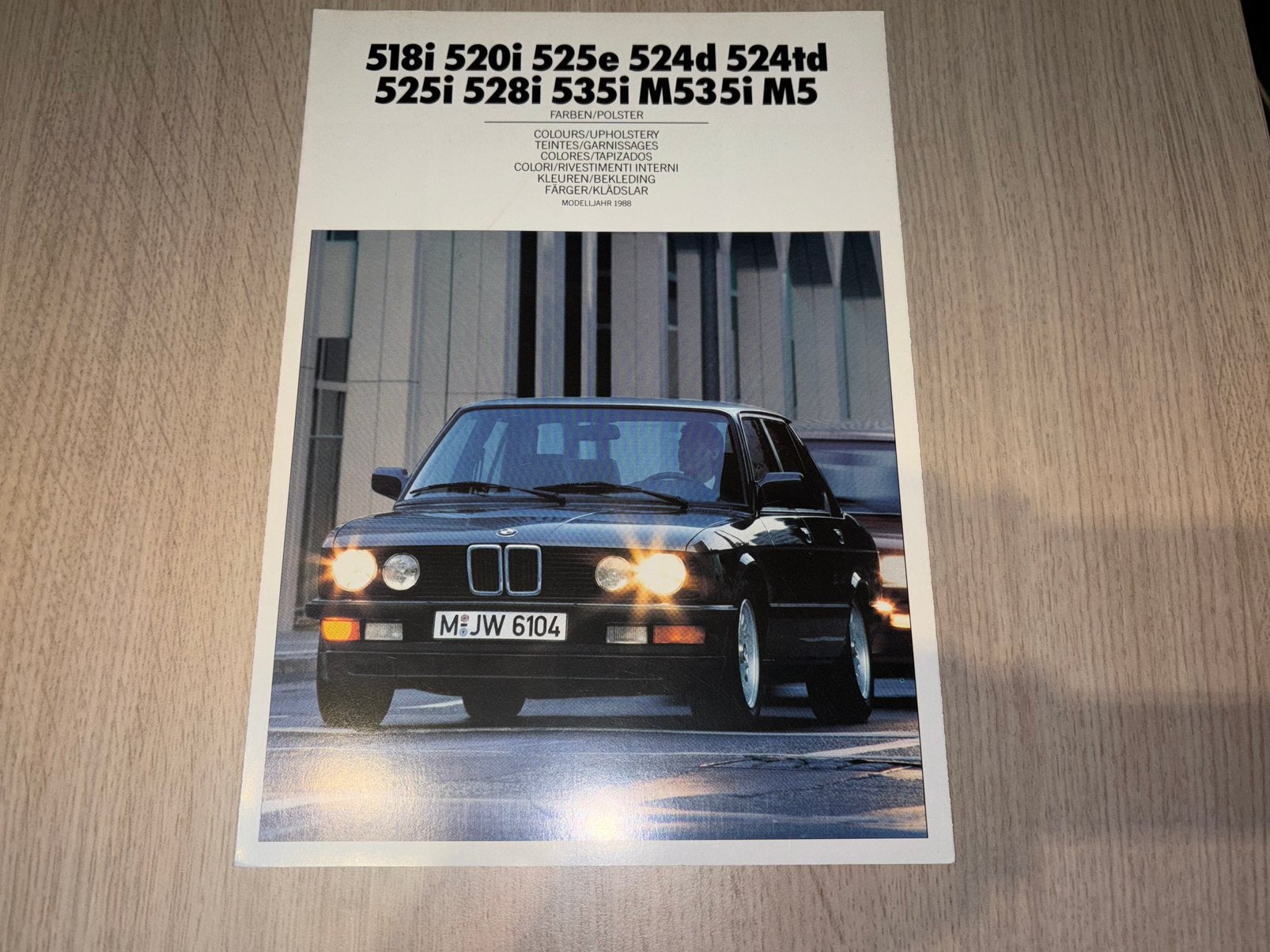 Folder BMW 5-serie (E28) kleuren en bekleding 1987, Ophalen of Verzenden
