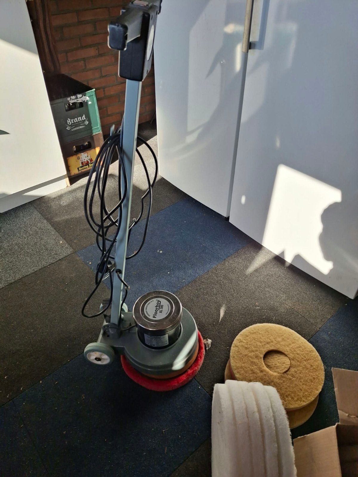 Schrob- boenmachine met diverse pads - Zeer goede staat, Ophalen