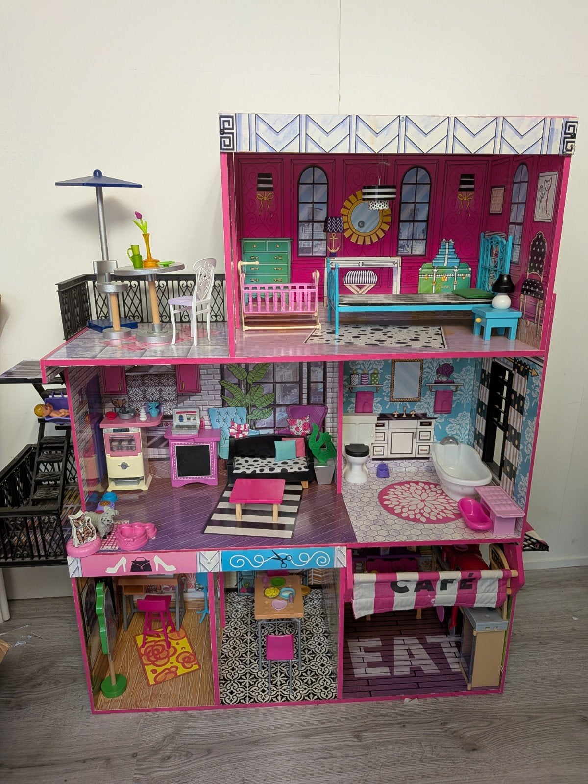 Barbie poppenhuis met poppen, kleding en accessoires, Ophalen, Gebruikt, Barbie