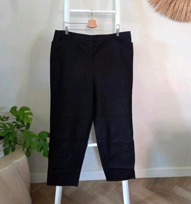 Zwarte Broek maat 52 pantalon stijl magna atelier promiss, Kleding | Dames, Grote Maten, Onbekend, Ophalen of Verzenden, Zo goed als nieuw