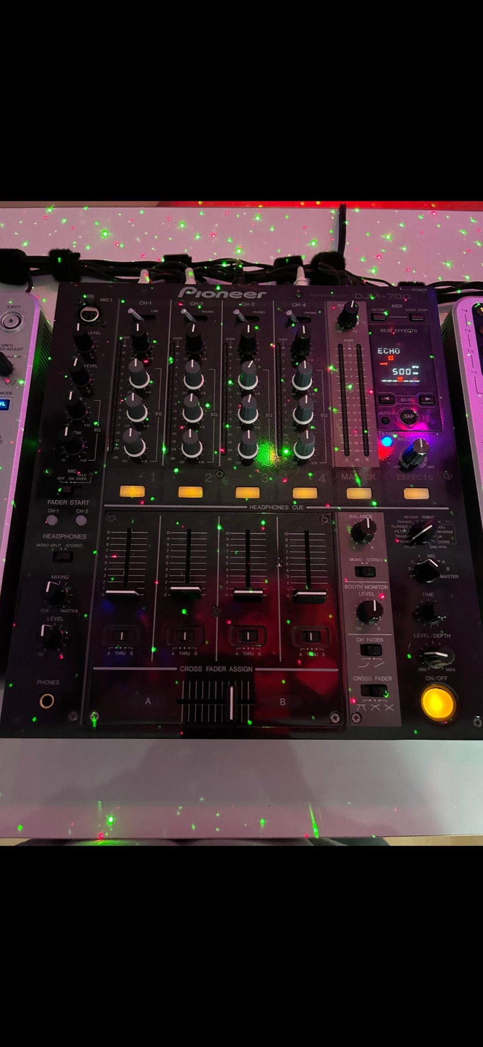 Foto 5 van Pioneer DJM-700 DJ Mixer - Zo goed als nieuw
