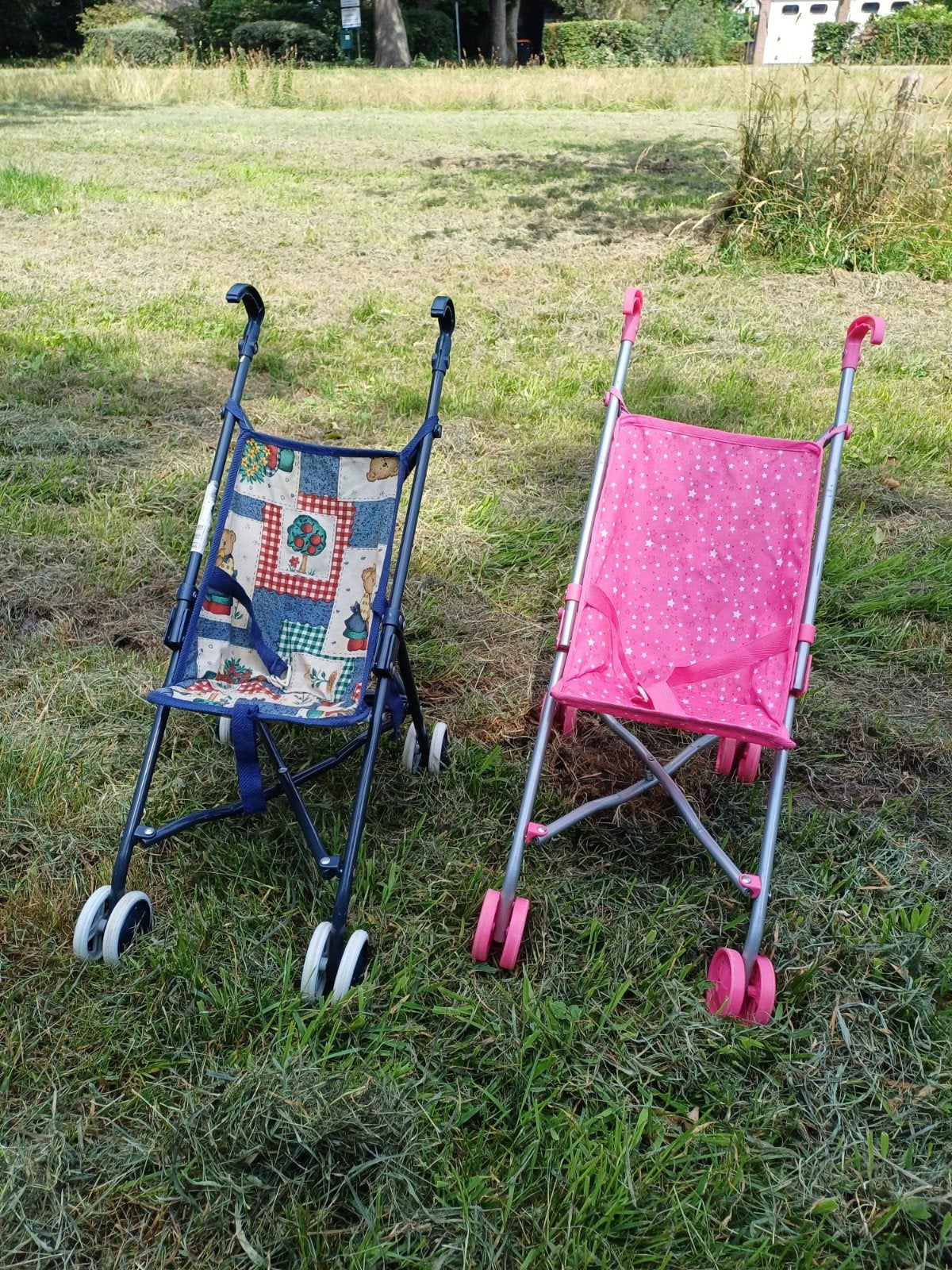 Inklapbare poppenbuggy's, Ophalen