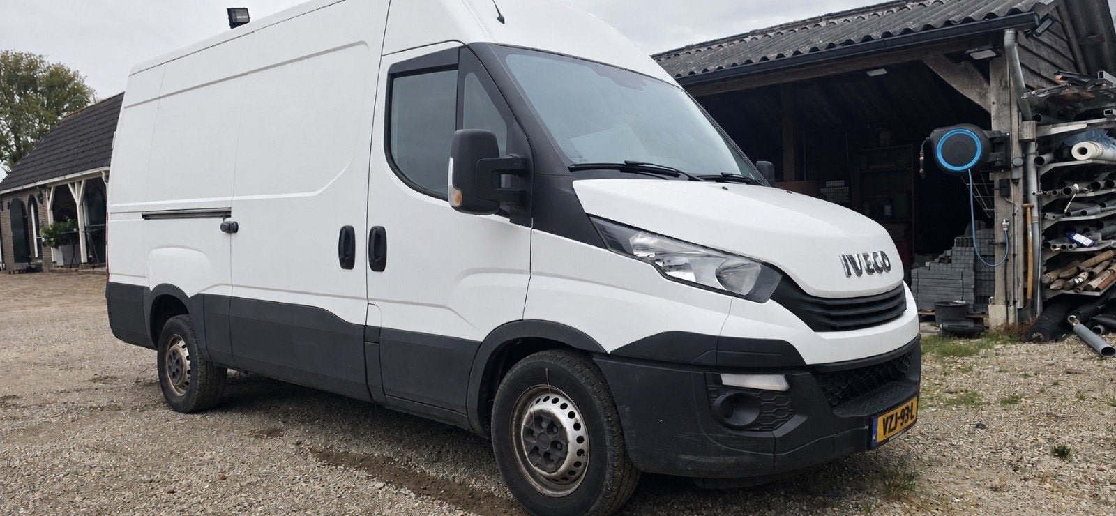 Iveco Daily 35S16 2.3D 114KW 2018 Wit L2H2, Auto's, 13 km/l, 2412 kg, Iveco, Wit