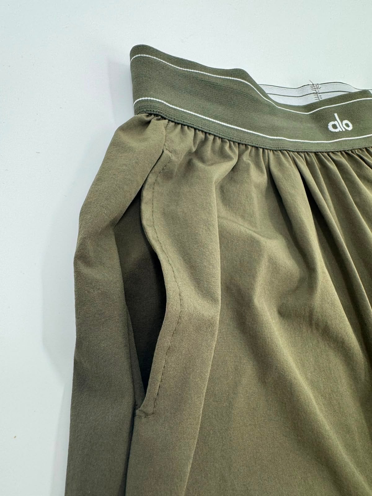 Alo Yoga sportbroekje XL groen, Maat 46/48 (XL) of groter, Ophalen of Verzenden, Groen, Fitness of Aerobics
