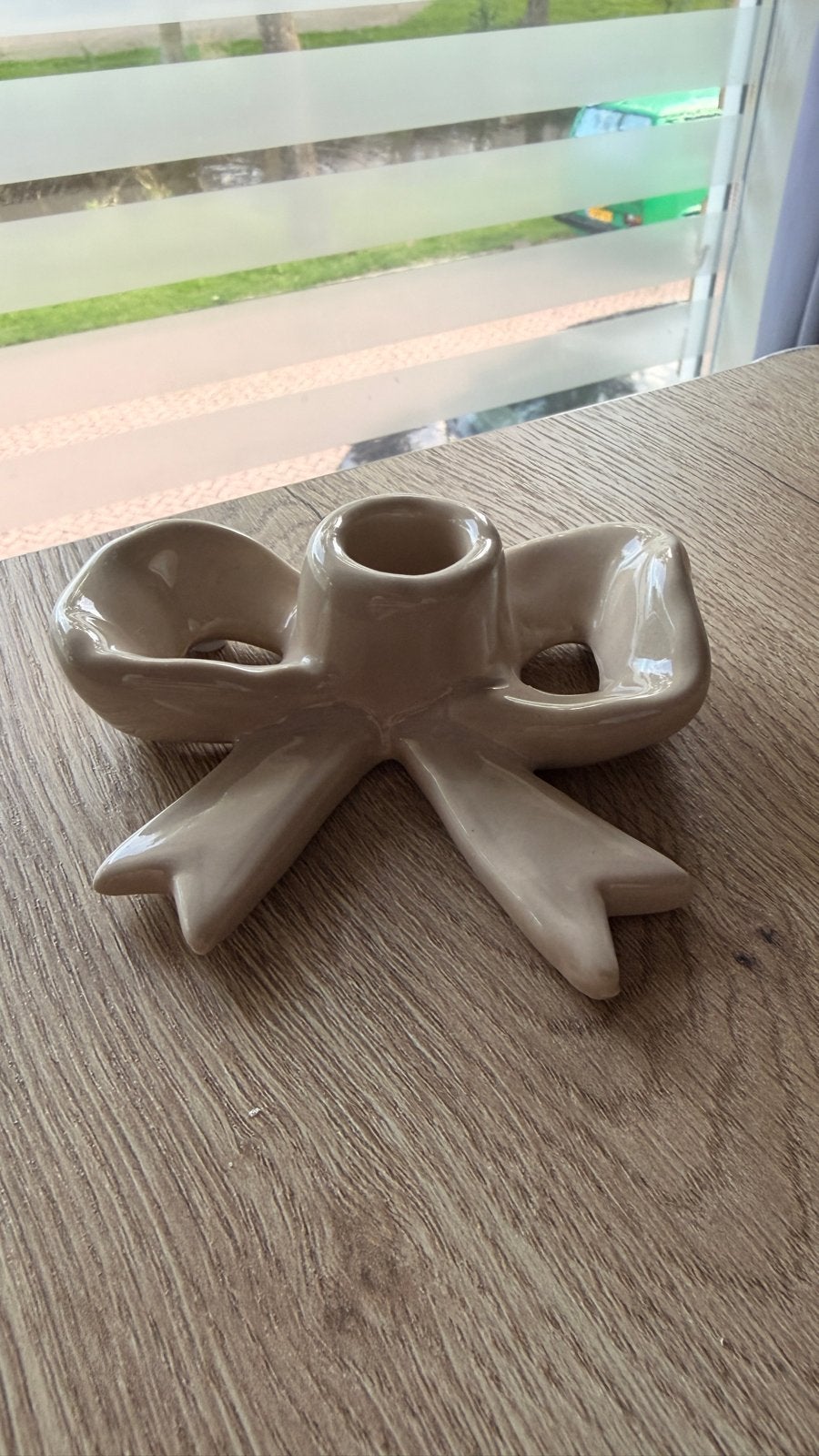 Nieuwe kaarsenhouder in strikvorm, Verzenden, Nieuw, Beige, Kandelaar