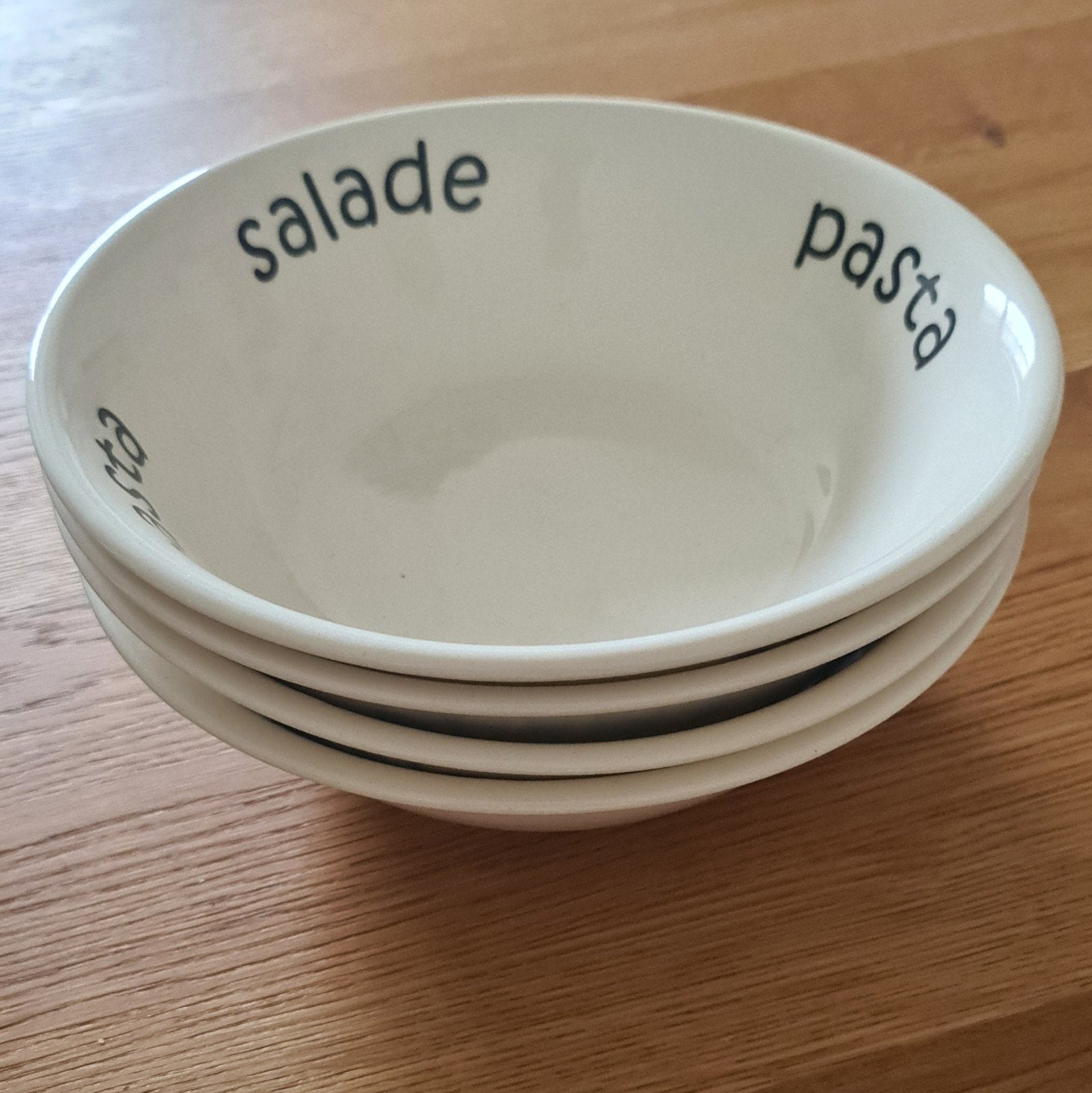 4 mooie diepe pasta/ salade borden 25cm, Ophalen of Verzenden, Zo goed als nieuw, Bord(en), Overige stijlen
