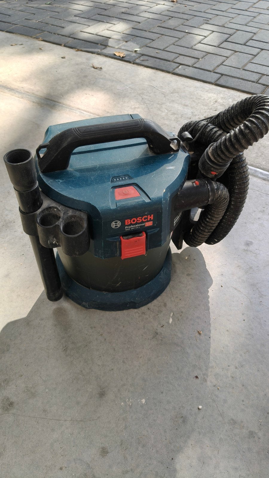 Bosch stofzuigers op accu 18 volt, Ophalen, Zo goed als nieuw, Overige typen