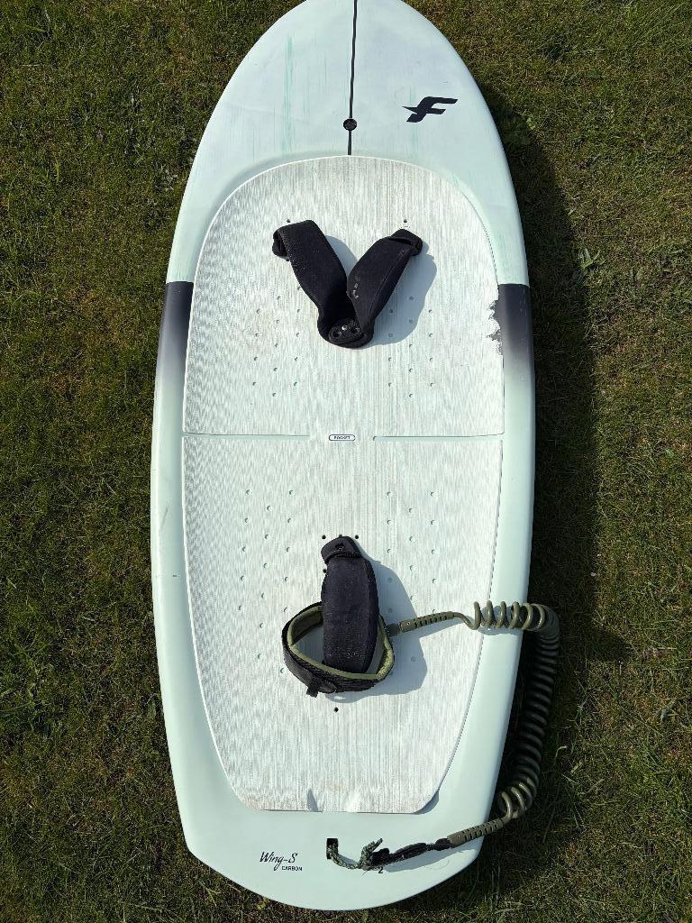 F-one Rocket Wing-S 70L CARBON (2025) incl. boardbag € 850,-, Watersport en Boten, Wingsurfen, Ophalen, Gebruikt, Wingsurf-board