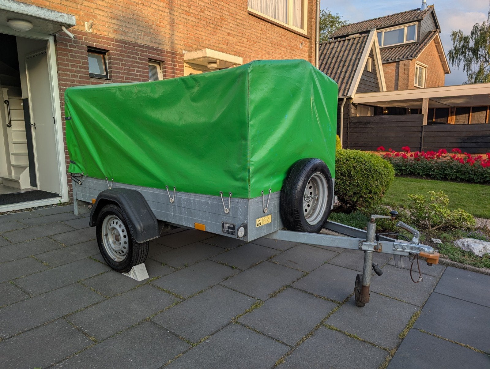 Sterke saris king huif aanhanger 206 x 114 + reservewiel, Ophalen