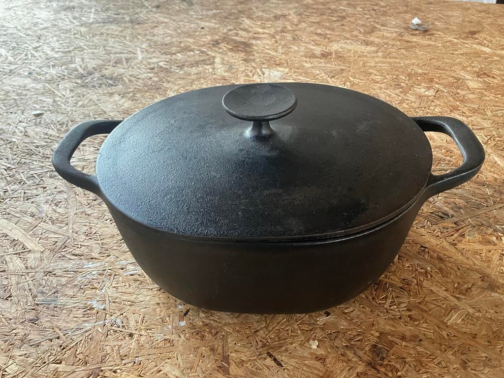 IKEA Gietijzeren Pan 5L, Huis en Inrichting, Keuken | Potten en Pannen, Ophalen of Verzenden, Gebruikt, Gietijzer, Koekenpan of Braadpan