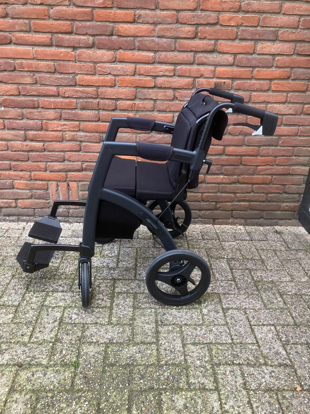 Rollzmotion rolstoel 2 in 1 rolstoel rollator, Ophalen of Verzenden, Inklapbaar, Zo goed als nieuw, Duwrolstoel