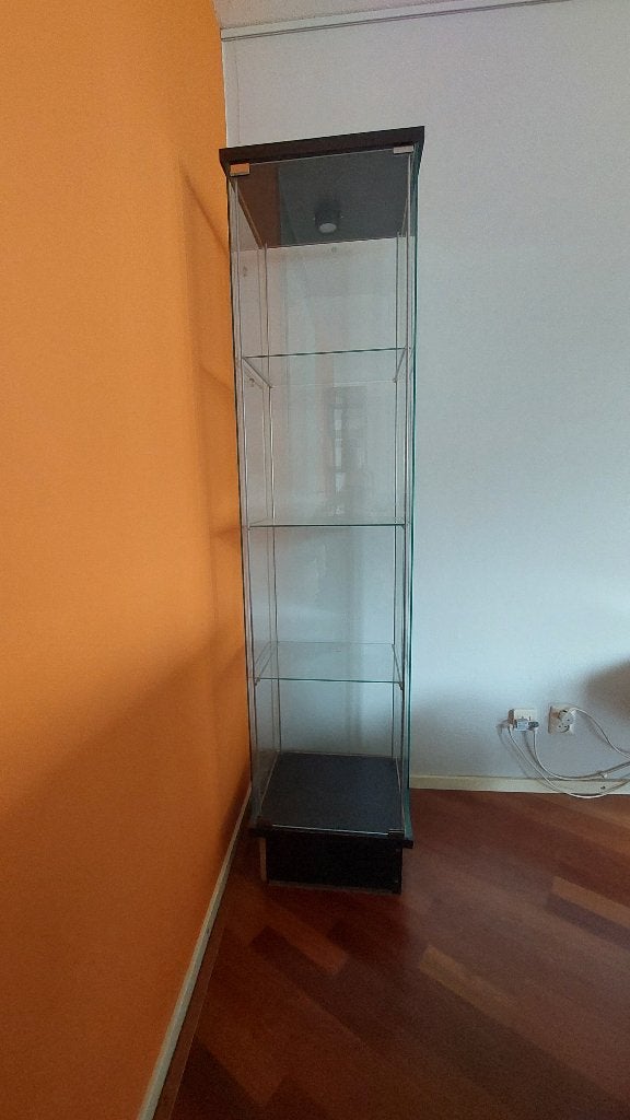 Gratis Vitrinekast, Huis en Inrichting, Kasten | Vitrinekasten, Ophalen, Met plank(en), Gebruikt, 50 tot 100 cm