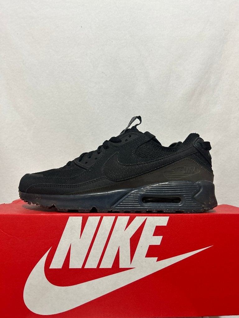 ALS NIEUW! Maat 45 - Nike Air Max 90 Terrascape Triple Black