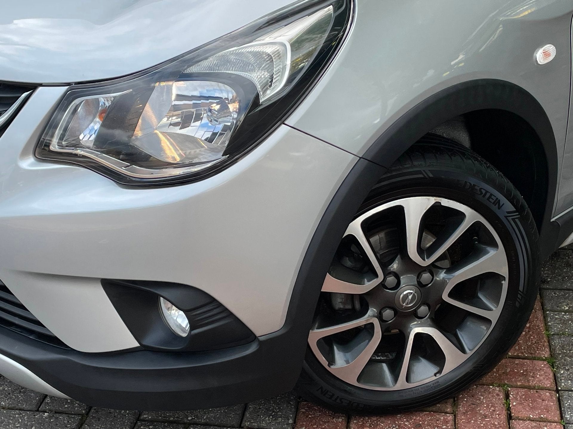 Opel KARL 1.0 Rocks Online Edition Hoge instap | Navi | Airc, Voorwielaandrijving, Stof, Gebruikt, 23 km/l