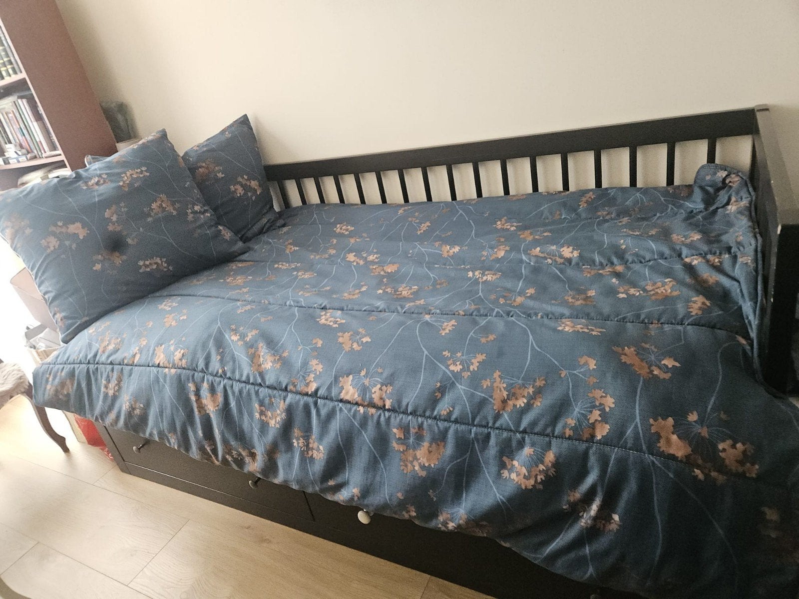 IKEA HEMNES Bedbank met 2 lades - Zwart, Huis en Inrichting, Slaapkamer | Bedden, Ophalen, Eenpersoons, Zwart, 80 cm