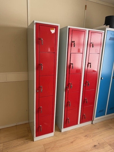 2378. Lockerkast / Lockers / Kluisjes, Ophalen, Zo goed als nieuw