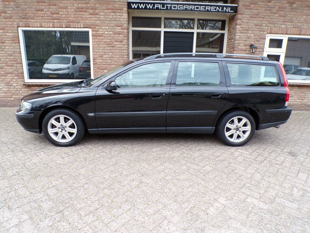 Volvo V70 2.4 Comfort Line, Voorwielaandrijving, Zwart, Grijs, 170 pk