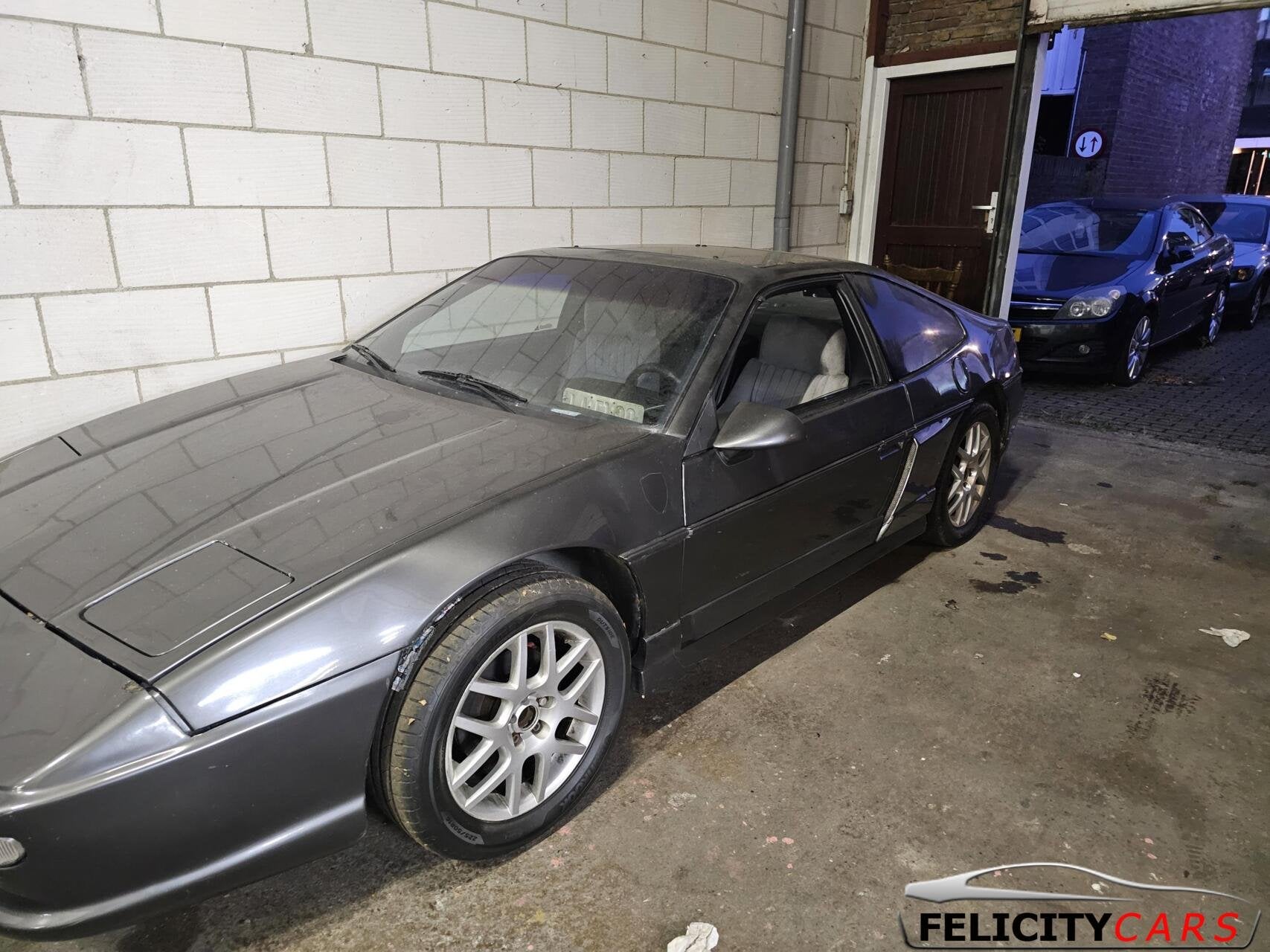 Pontiac Fiero 2.8 v6 replica look handbak, Auto's, Achterwielaandrijving, Pontiac, Bedrijf, Handgeschakeld