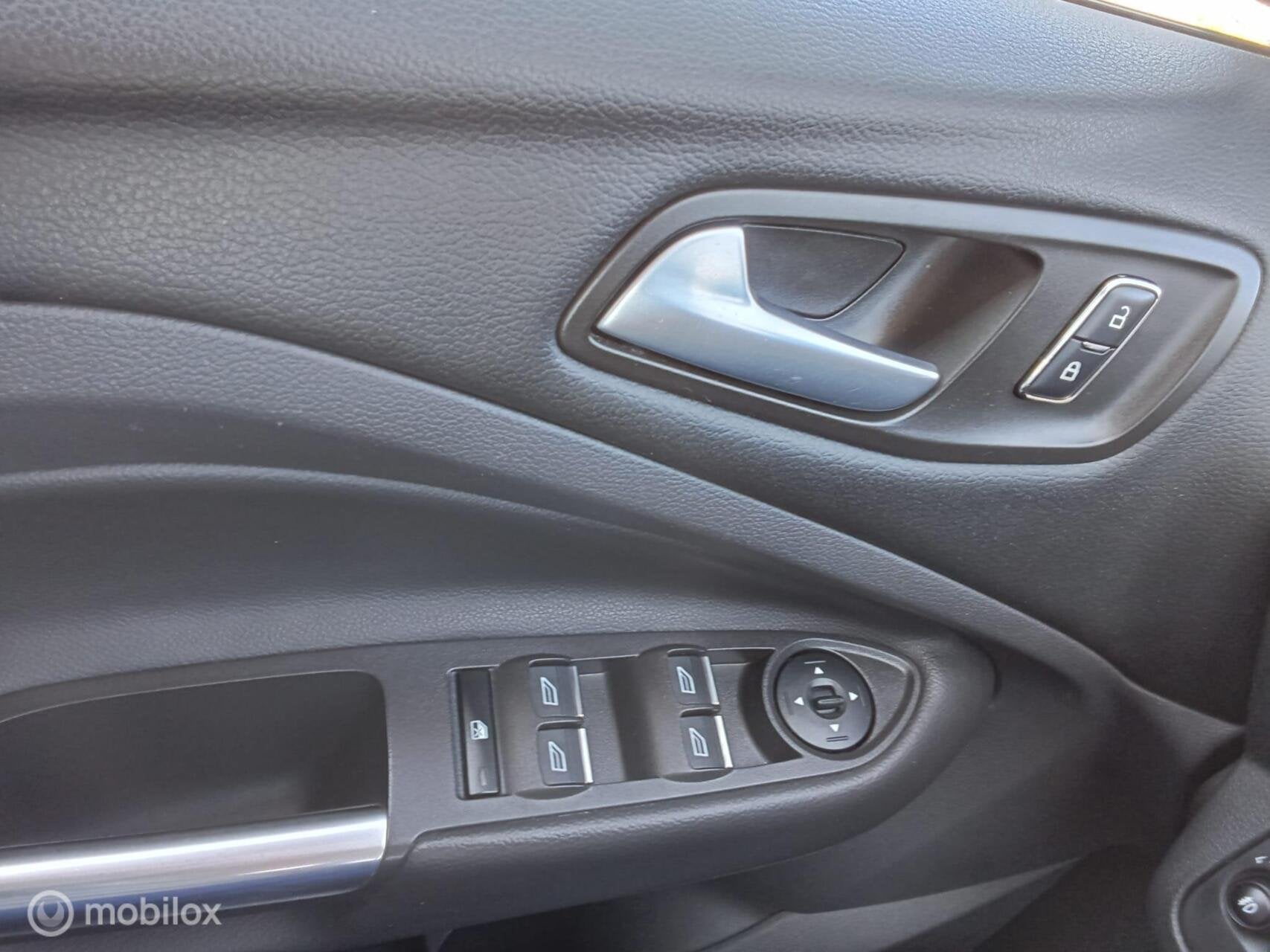Foto 16 van Ford Kuga 1.5 Titanium Styling Pack/clima/cruis/trekhaak