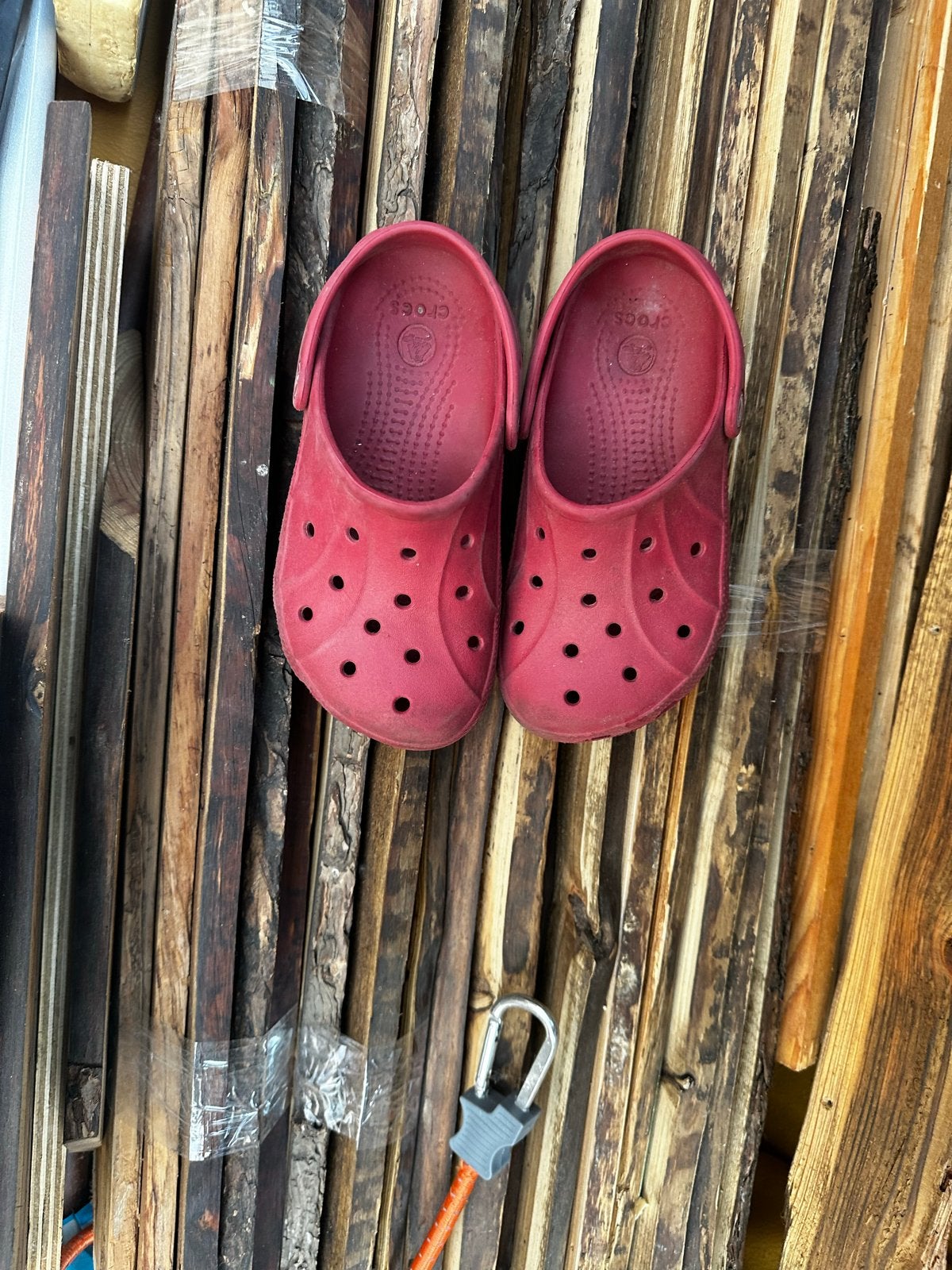 Rode Crocs klompen - Comfortabel en duurzaam, Gebruikt, Jongen of Meisje, Overige typen, Ophalen of Verzenden