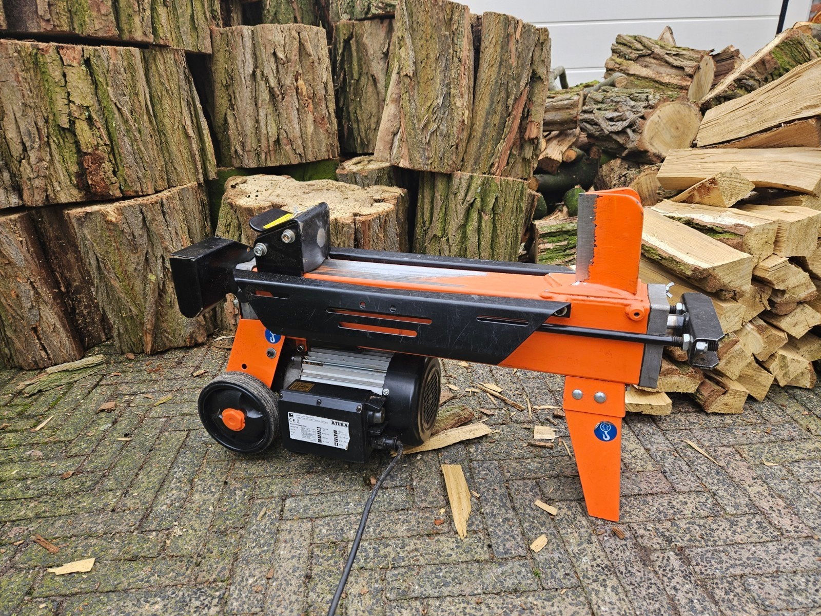 (Mini) houtklover huren - 4ton - past in je kofferbak, Ophalen, Handmatig, Atika, Zo goed als nieuw