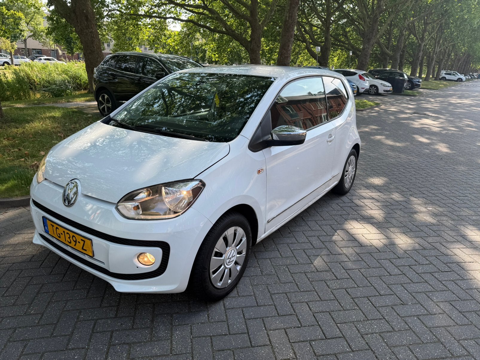 Volkswagen Up!Luxe Uitvoering White Edition 195000 ✅, Auto's, Volkswagen, 74 pk, Up!, 4 stoelen, Wit