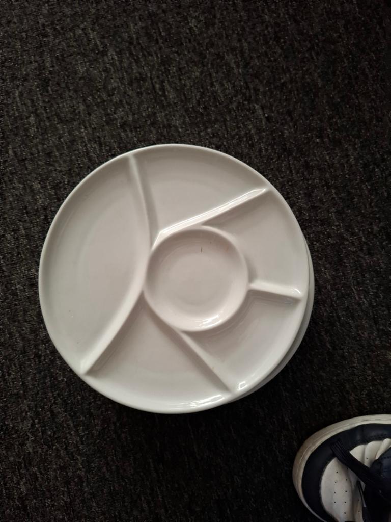 Servies borden, Huis en Inrichting, Keuken | Servies, Gebruikt, Ophalen of Verzenden, Bord(en), Overige stijlen