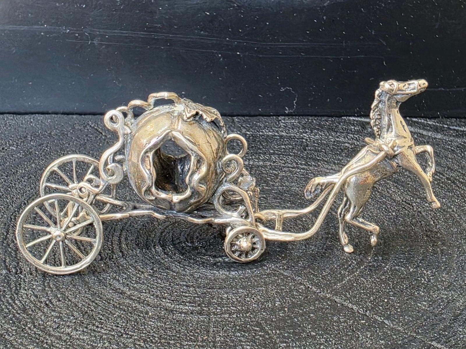 Zilveren Miniatuur Pompoen Koets met Steigerend Paard, Verzenden, Zilver