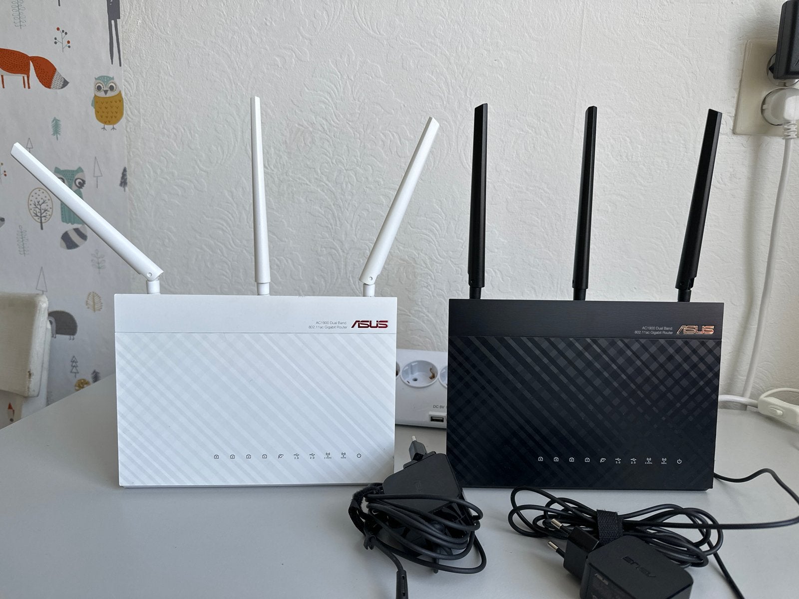 ASUS RT-AC68U Dual-Band Gigabit WiFi Routers (Wit/Zwart), Computers en Software, Ophalen, Gebruikt, Router