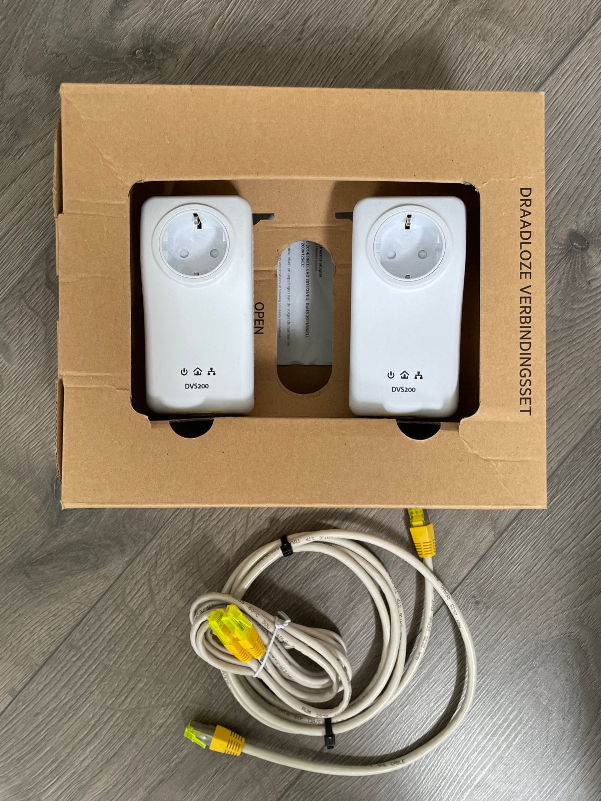 KPN DVS200 Powerline Adapter Set met kabels, Ophalen of Verzenden, Zo goed als nieuw