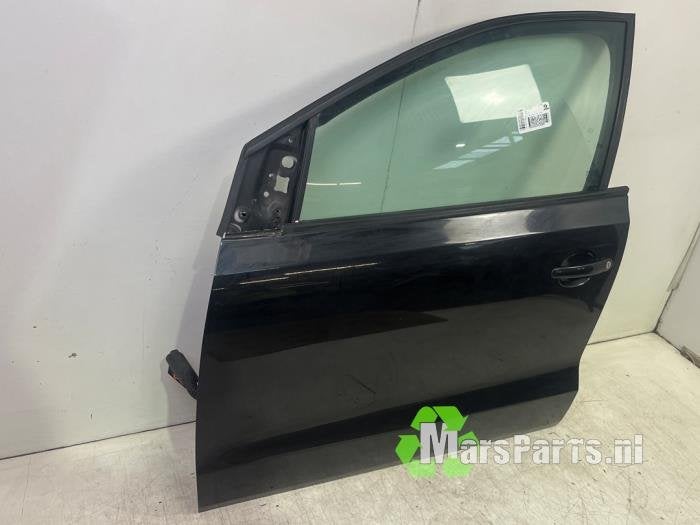 Portier 4Deurs links-voor van een Volkswagen Polo (LC9X), Gebruikt, -, -, Ophalen of Verzenden