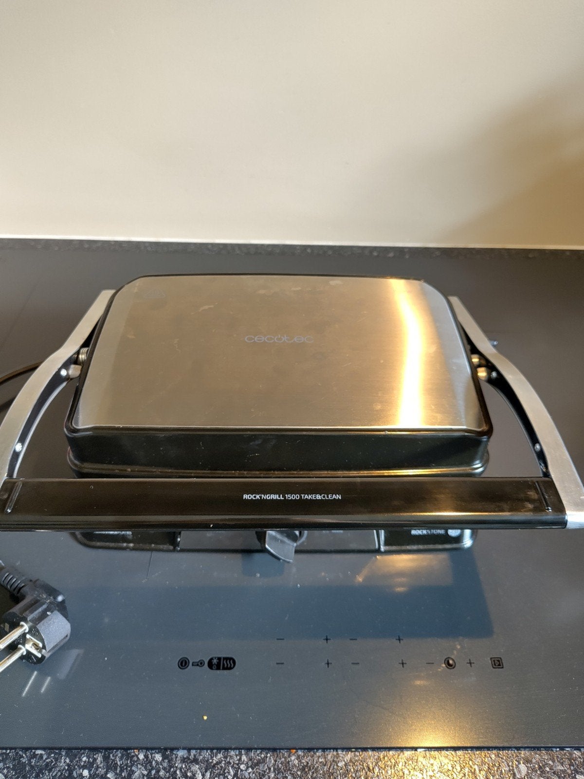 Cecotec Contactgrill / Tosti-ijzer met uitneembare platen, Witgoed en Apparatuur, Contactgrills, Ophalen, Uitneembare platen, Zo goed als nieuw