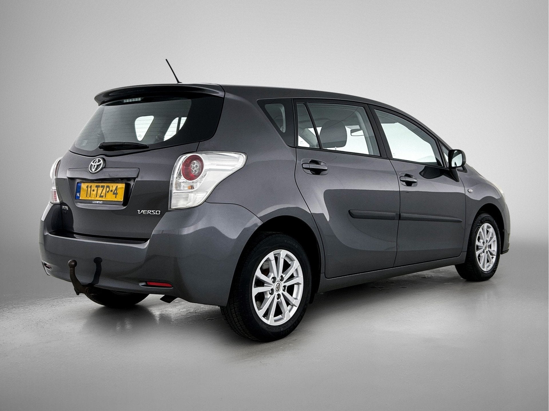 Toyota Verso 1.6 VVT-i Aspiration 7p. | Trekhaak |, Auto's, Voorwielaandrijving, Gebruikt, Zwart, 4 cilinders
