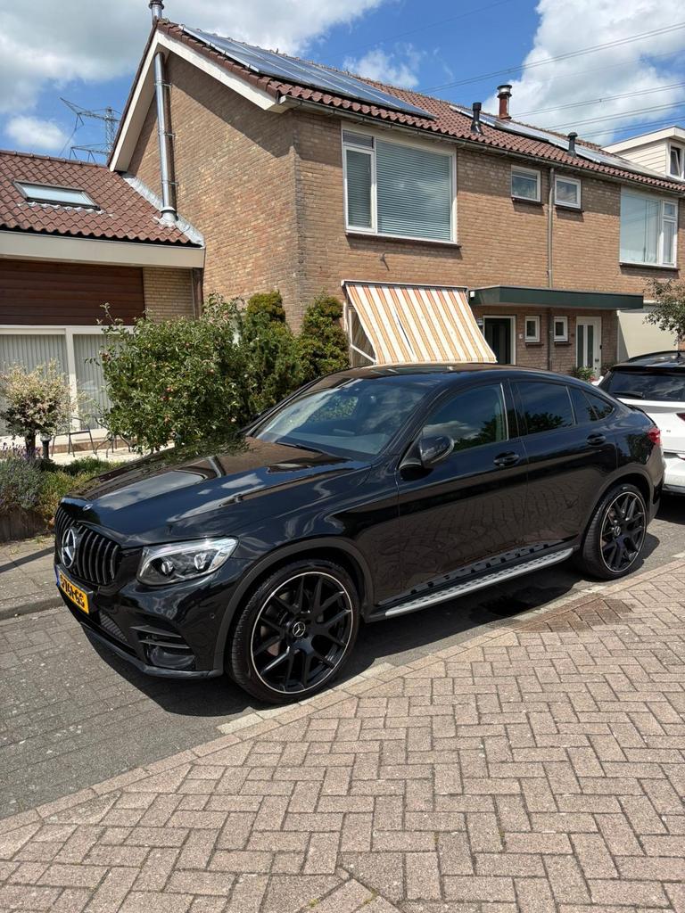 Mercedes-Benz GLC Coupé 250 211pk 4MATIC AMG 9G-TRONIC 2017, Auto's, Automaat, Lichtsensor, Zwart, 4 cilinders