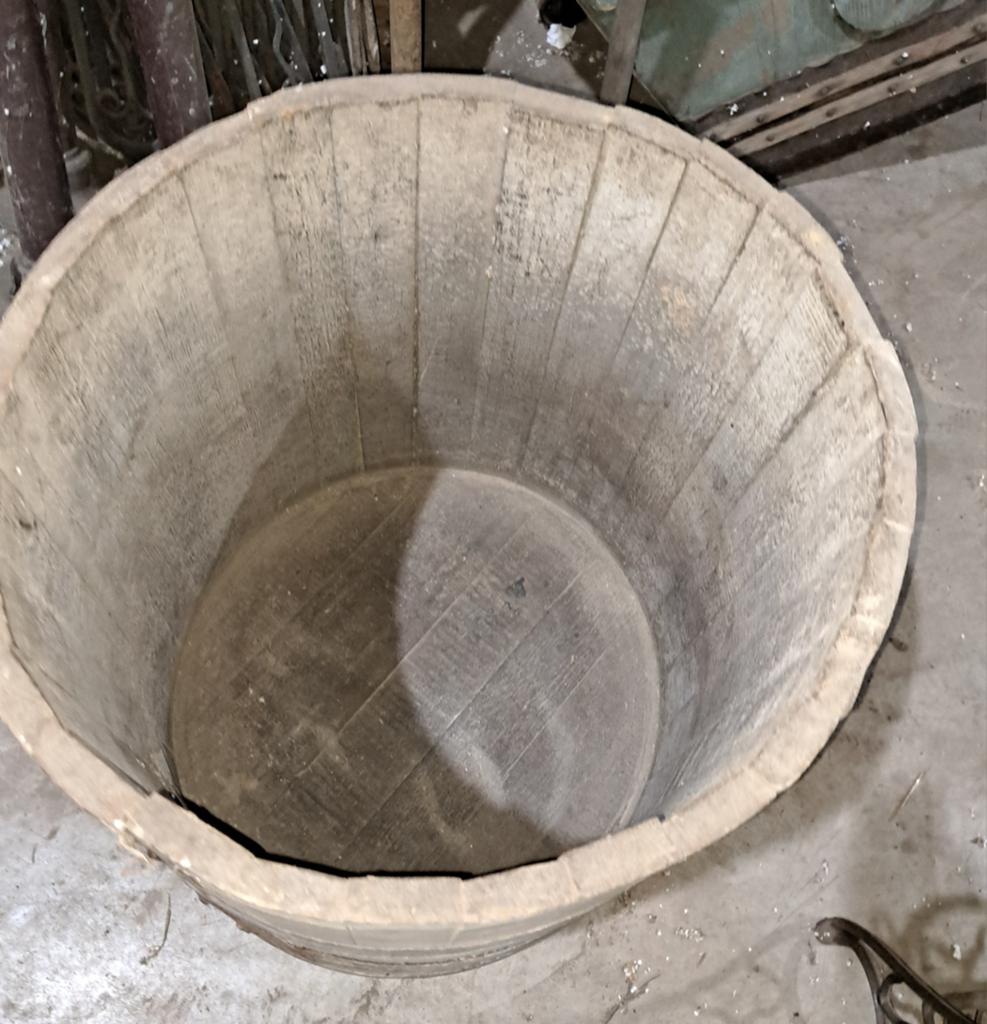 Ton tonnen oude druiventon decoratie, Ophalen