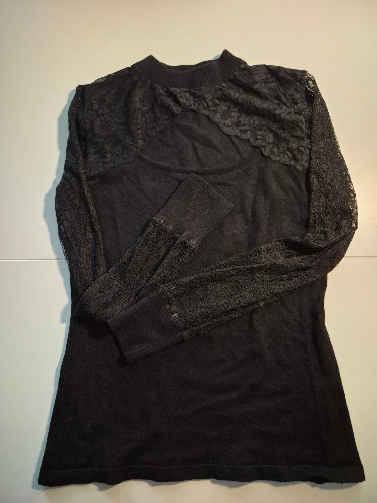 Melrose Zwarte Trui met Kanten Mouwen - Maat M, Kleding | Dames, Maat 38/40 (M), Zwart, Ophalen of Verzenden, Melrose