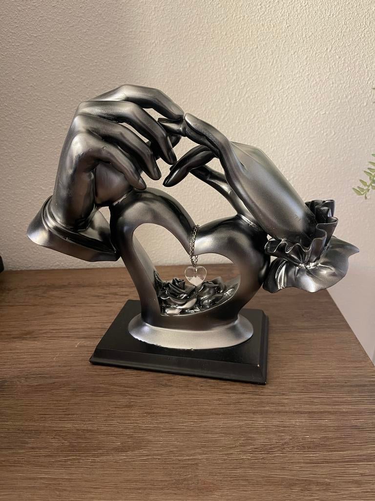 Mooi beeld van 2 handjes, Verzamelen, Beelden en Beeldjes, Ophalen of Verzenden, Zo goed als nieuw, Mens