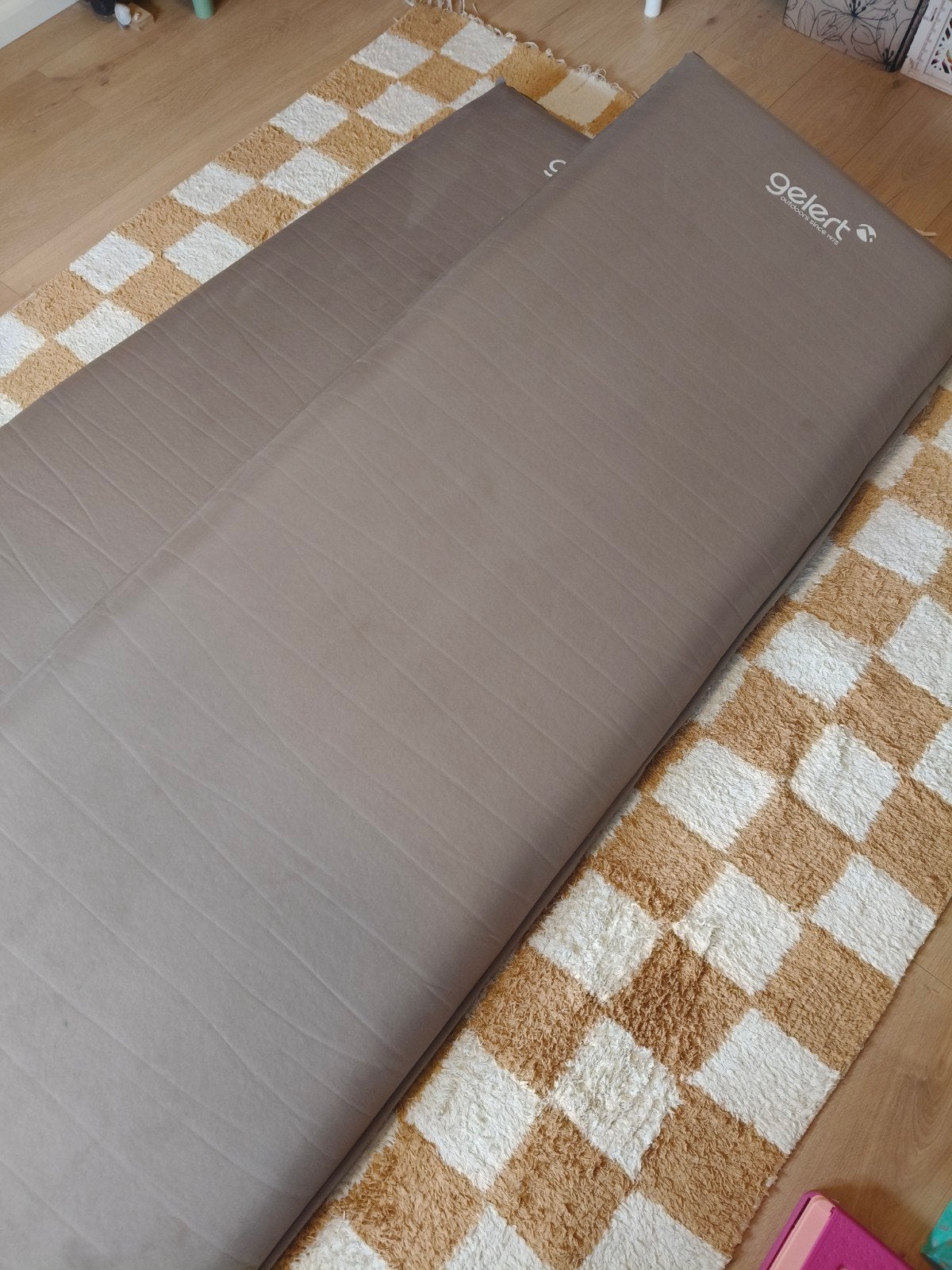 Gelert Xpedition XL 10cm zelfopblazende slaapmat (2 stuks), Caravans en Kamperen, Ophalen, Gebruikt, 1-persoons