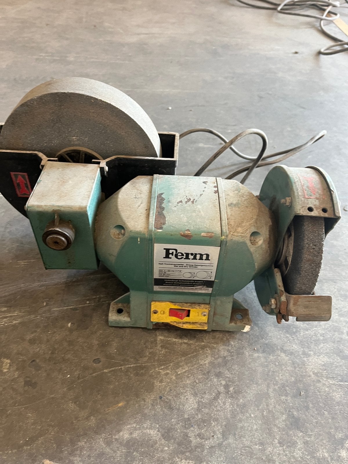 Slijpmachine voor op werkbank, Ophalen, Gebruikt, Minder dan 700 watt, Werkbankslijpmachine